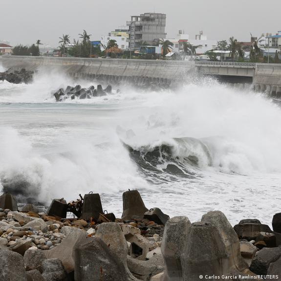 ストーム　Storm typhoon タイフーン ストーム Storm typhoon タイフーン