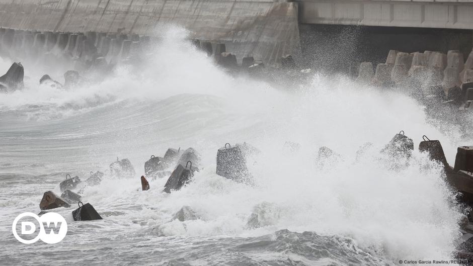 Taiwan: Typhoon Koinu Brings 'record' Winds – DW – 10/05/2023