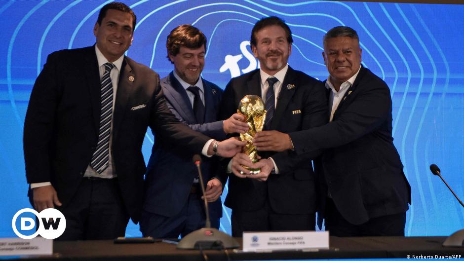Fußball-WM 2030 auf drei Kontinenten
Top-Thema
Weitere Themen