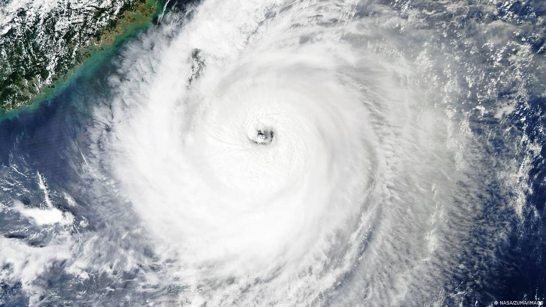 Сателитска фотографија на тајфунот од четвртта категорија Коину