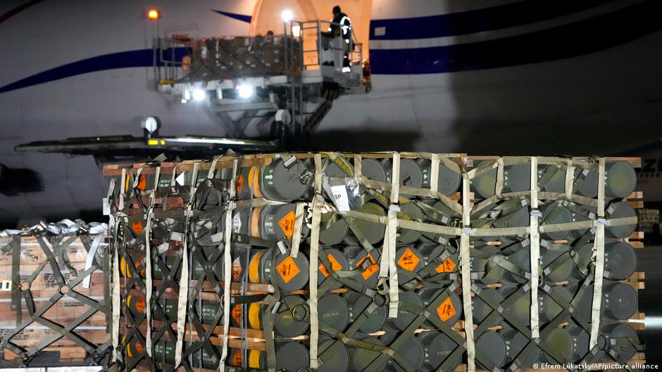 Шатдаун у США міг затримати військову допомогу Україні - ЗМІ