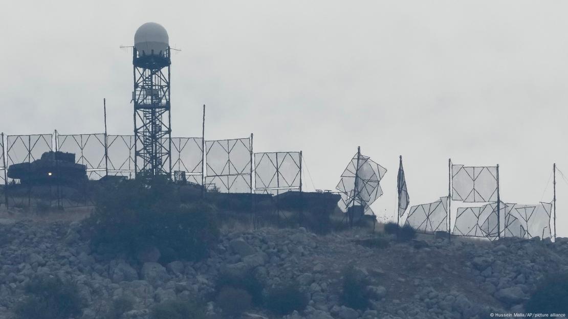 Hizbullah'ın saldırısı sonrasında, İsrail'e ait askeri noktalardan birinde hasar gören duvarlar - (08.10.2023)