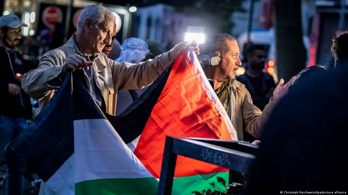 Ist das gerecht?  Israel-Flagge nach Demo verboten – Kein