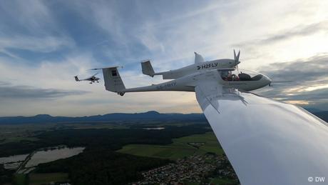 Mit dem neuen Wasserstoff-Antrieb wird das Fliegen klimafreundlicher.