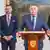  رئيس الوزراء السلوفاكي الجديد روبرت فيكو (وسط الصورة)