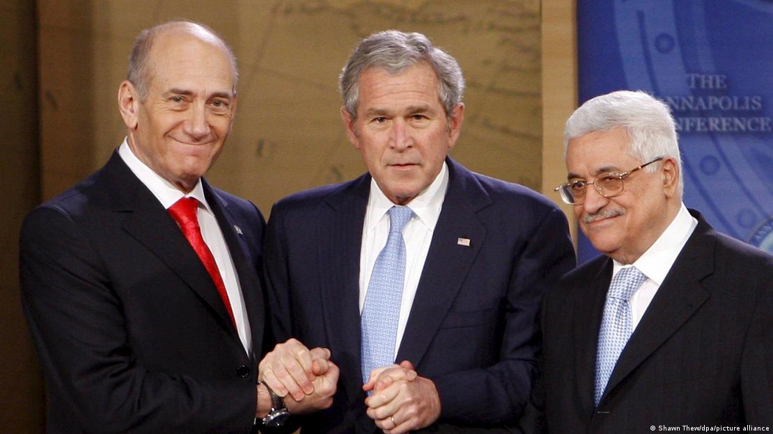 Ехуд Олмерт с Джордж Буш-младши и Махмуд Абас