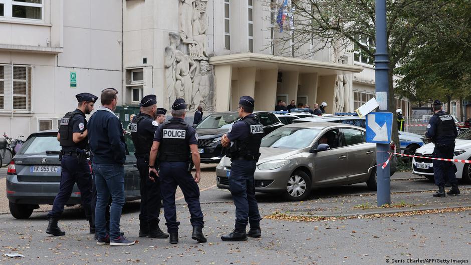 Francia despliega 7.000 soldados tras asesinato de profesor