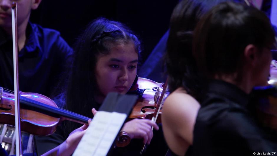 Songs of resistance - Afghan musicians in exile – DW – 10/14/2023