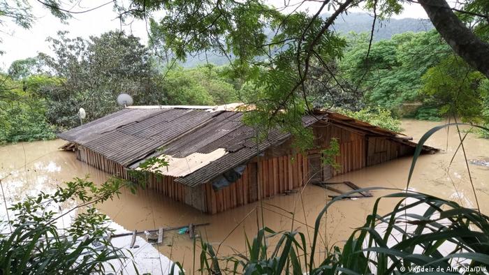 Chuvas fortes e fechamento da barragem Norte inundaram comunidade xogleng em Santa Catarina