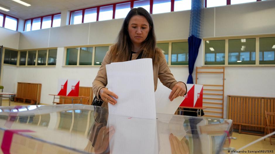 Poland election: Ruling party PiS seeks third term – DW – 10/15/2023 - Vimarsana News