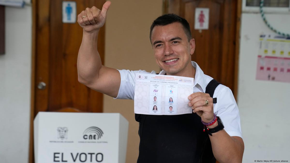 Ecuador Daniel Noboa wins presidential election DW 10/16/2023