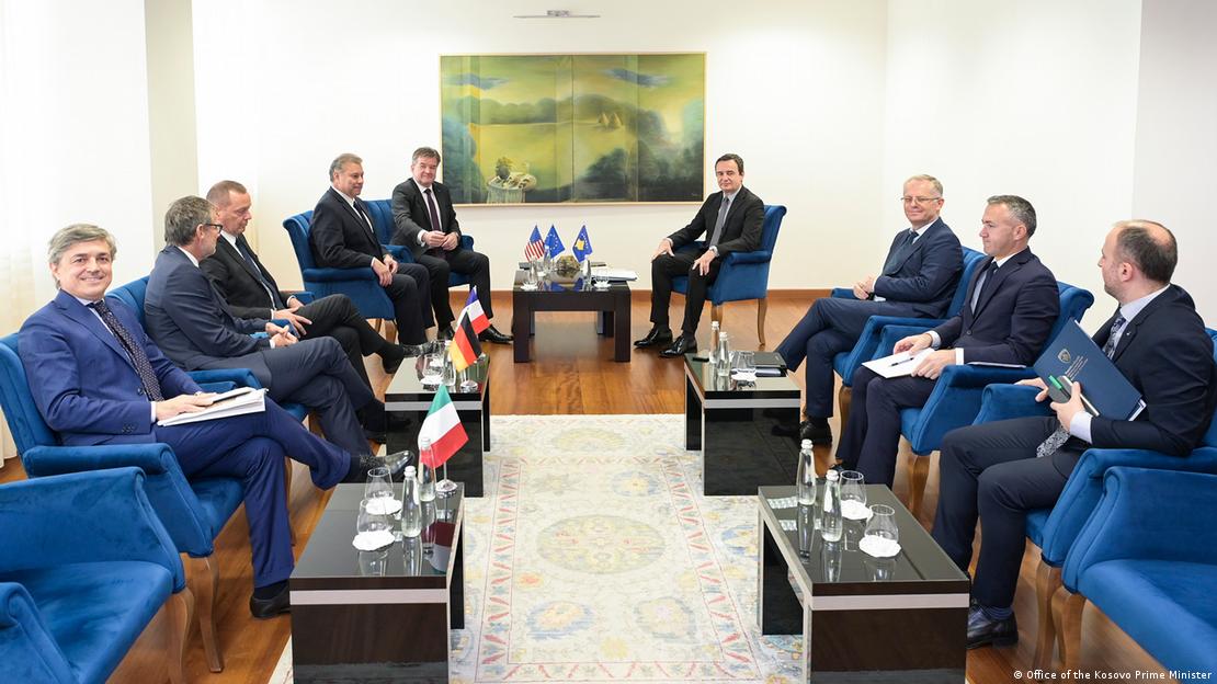 Takim i kryeministrit Albin Kurti me diplomatët perëndimorë