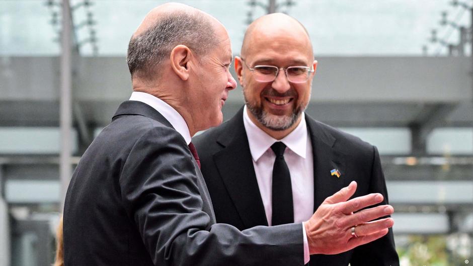 Ukraine updates: Germany urges funding for path to EU – DW – 10/24/2023 - Vimarsana News