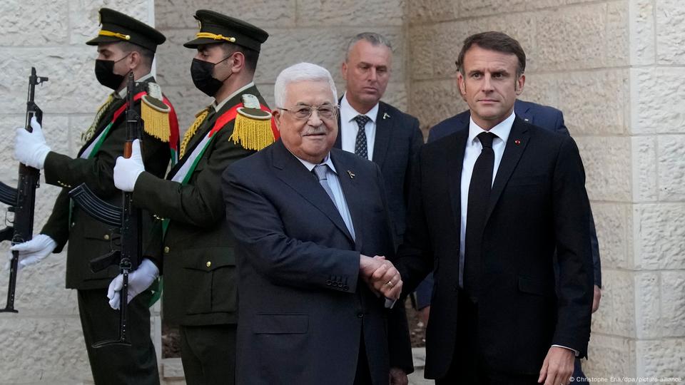 Mahmoud Abbas y Emmanuel Macron en Ramala.