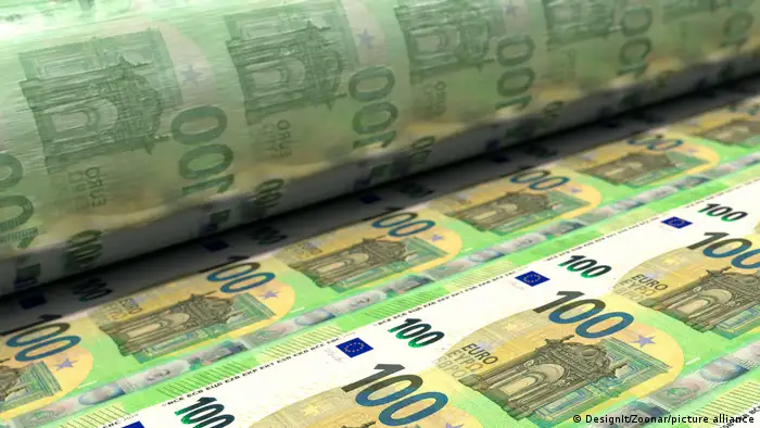 Europäische Währung | 100 Euro-Scheine werden gedruckt