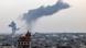 El humo se eleva por encima de los edificios durante un ataque israelí en Rafah, en el sur de la Franja de Gaza, el viernes (27.10.2023) en medio de las batallas en curso entre Israel y el grupo terrrorista Hamás. El humo se eleva por encima de los edificios durante un ataque israelí en Rafah, en el sur de la Franja de Gaza, el viernes (27.10.2023) en medio de las batallas en curso entre Israel y el grupo terrrorista Hamás.