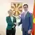 Presidentja e Komisionit Evropian, Ursula von der Leyen shtrëngon duart me presidentin e Maqedonisë së Veriut, Stevo Pendarovski 