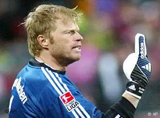 Oliver Kahn mit Fingerhandschuh