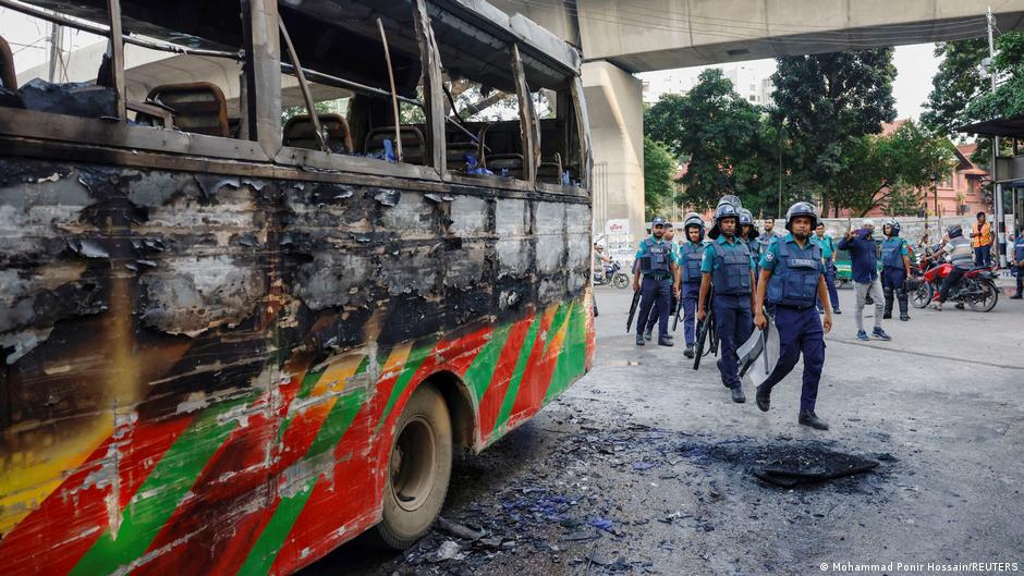 Bangladesh unrest casts dark shadow over upcoming elections – DW – 11