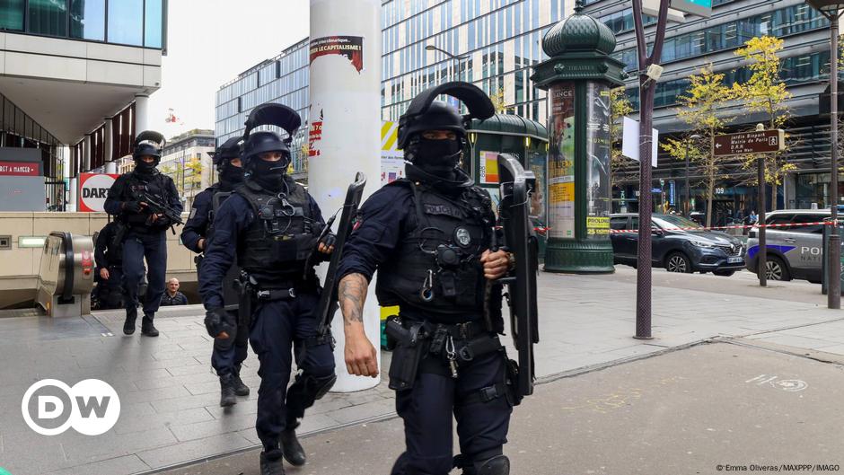 France: Paris police open fire on Muslim woman at train station