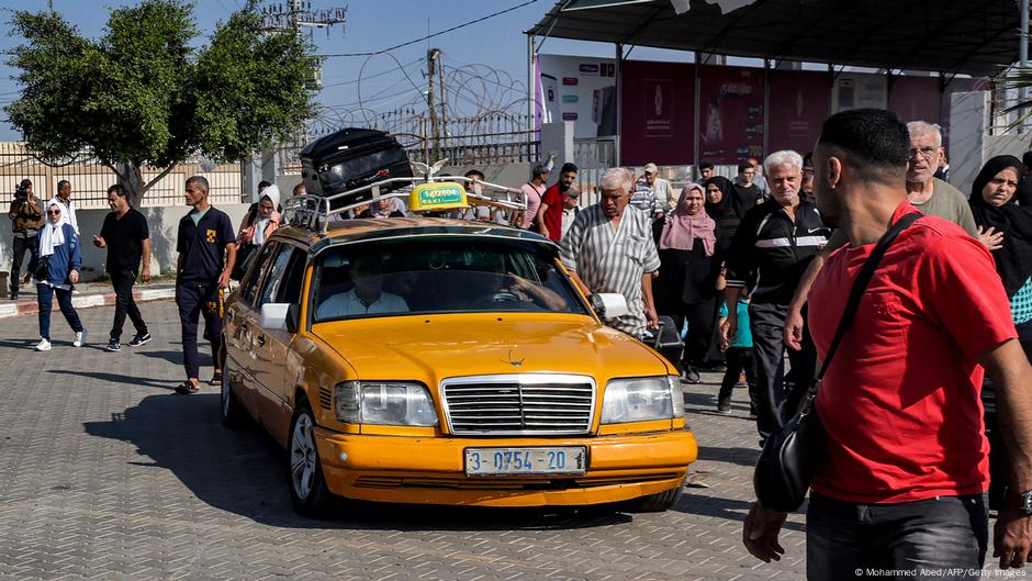 Nahost aktuell: Erste Ausländer verlassen den Gazastreifen