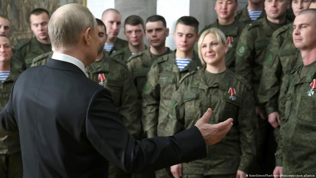 Vladimir Putin s vojnicima