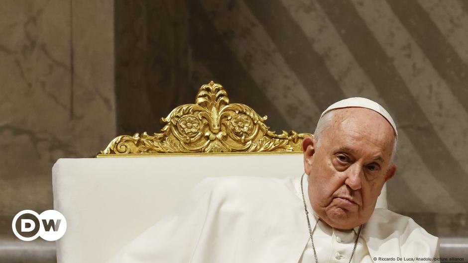 Pope Francis Skips Good Friday Procession For Health Reasons – DW – 03 ...