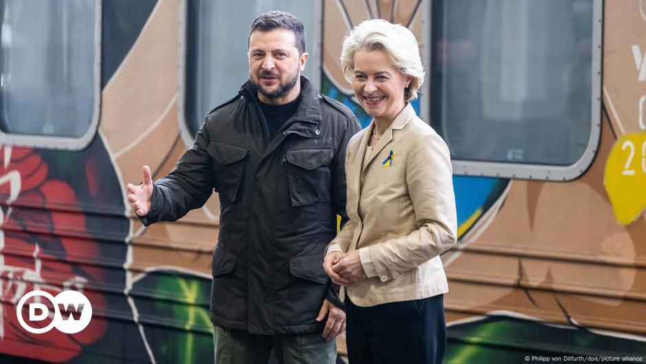 Von der Leyen und Selenskyj würdigen Eisenbahner in Kiew