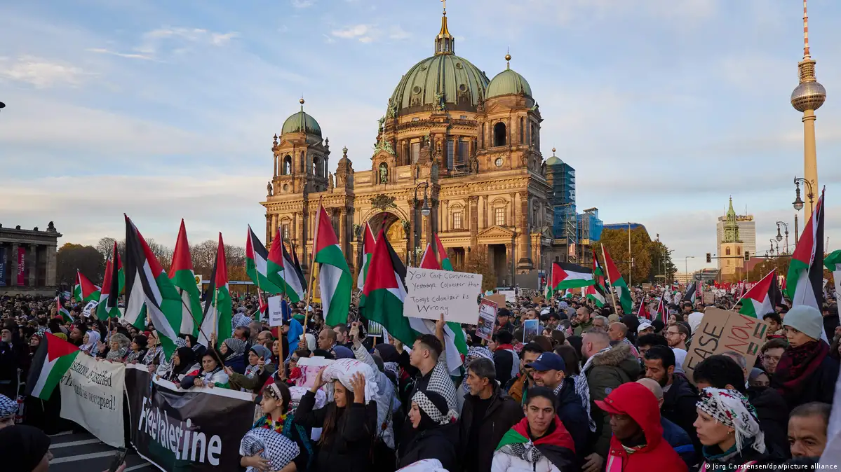 Atos de apoio aos palestinos reúnem milhares em várias partes do