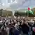 Manifestantes reunidos durante uma marcha pró-Palestina em Berlim