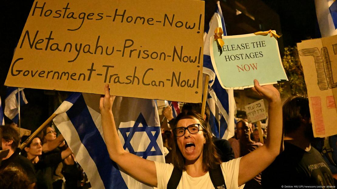 Protestierende vor der Residenz von Premier Netanjahu in Jerusalem