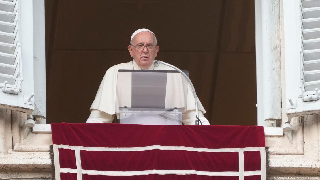 Vatikan: Papst Franziskus beim Angelus-Mittagsgebet