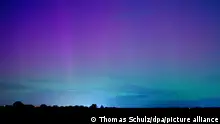 +++19/09/2023 Magdeburg, Deutschland+++
Polarlichter erscheinen am Stadtrand von Magdeburg am Himmel. Infolge eines Sonnensturms könnten über Deutschland in der Nacht zum Dienstag Polarlichter zu sehen sein. +++ dpa-Bildfunk +++