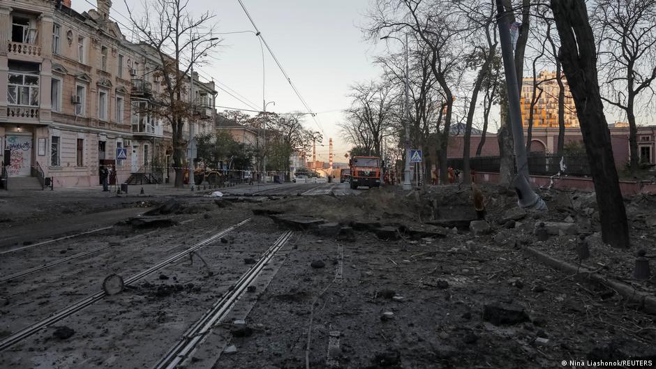 Ukraine updates: Kyiv decries awards ceremony deaths – DW – 11/06/2023 - Vimarsana News