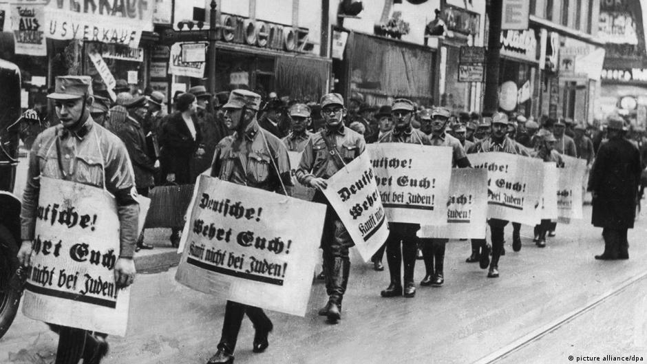 Marš pripadnika Hitlerovog „Šturmabtajlung“ SA 1938: teror i mržnja protiv Jevreja i političkih protivnika