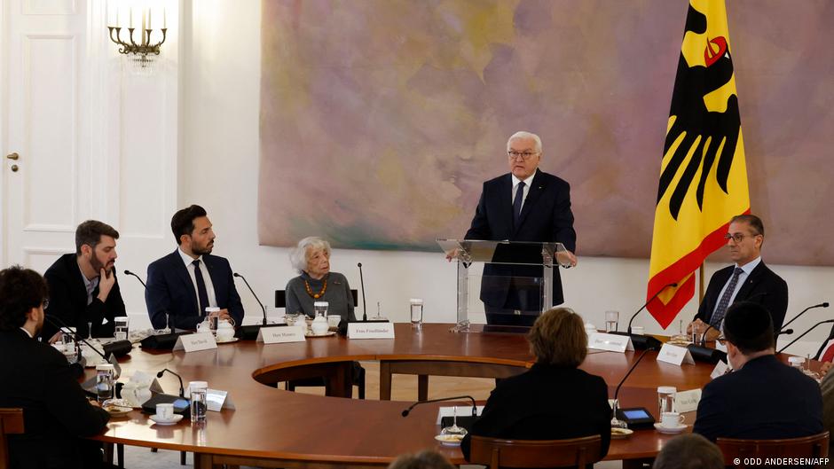 德國聯邦總統施泰因邁爾邀請猶太群體和穆斯林群體的代表在其官邸進行了一場圓桌對話