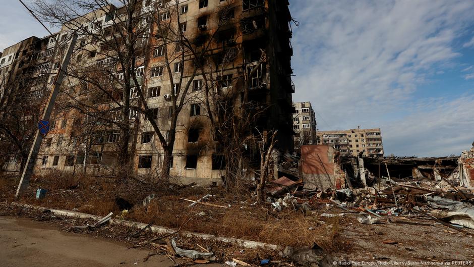 Бои за Авдеевку: Зеленский обещает ВСУ необходимую поддержку – DW – 16. ...