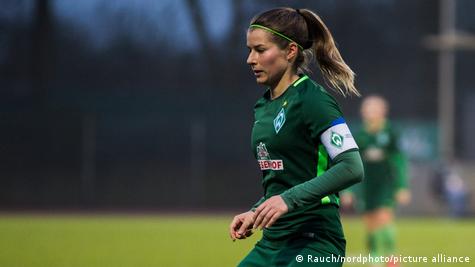 Marie-Louise Eta, entrenadora pionera en la Bundesliga