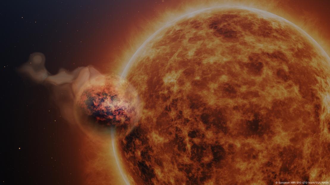 El exoplaneta WASP-107b presenta enormes nubes de aparente composición arenosa, aquí ilustradas El exoplaneta WASP-107b presenta enormes nubes de aparente composición arenosa, aquí ilustradas