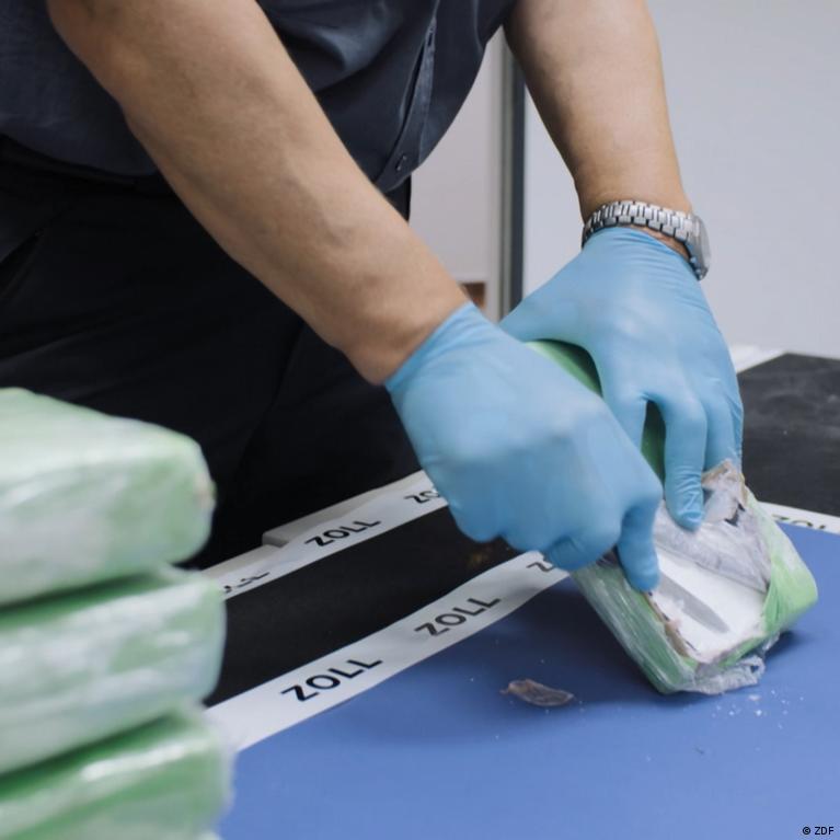 Kokain für Deutschland - Koksen, Dealen, Schmuggeln – DW – 22.11.2023