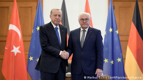 Erdoğan Berlin'de Alman mevkidaşı Steinmeier tarafından da kabul edildi.