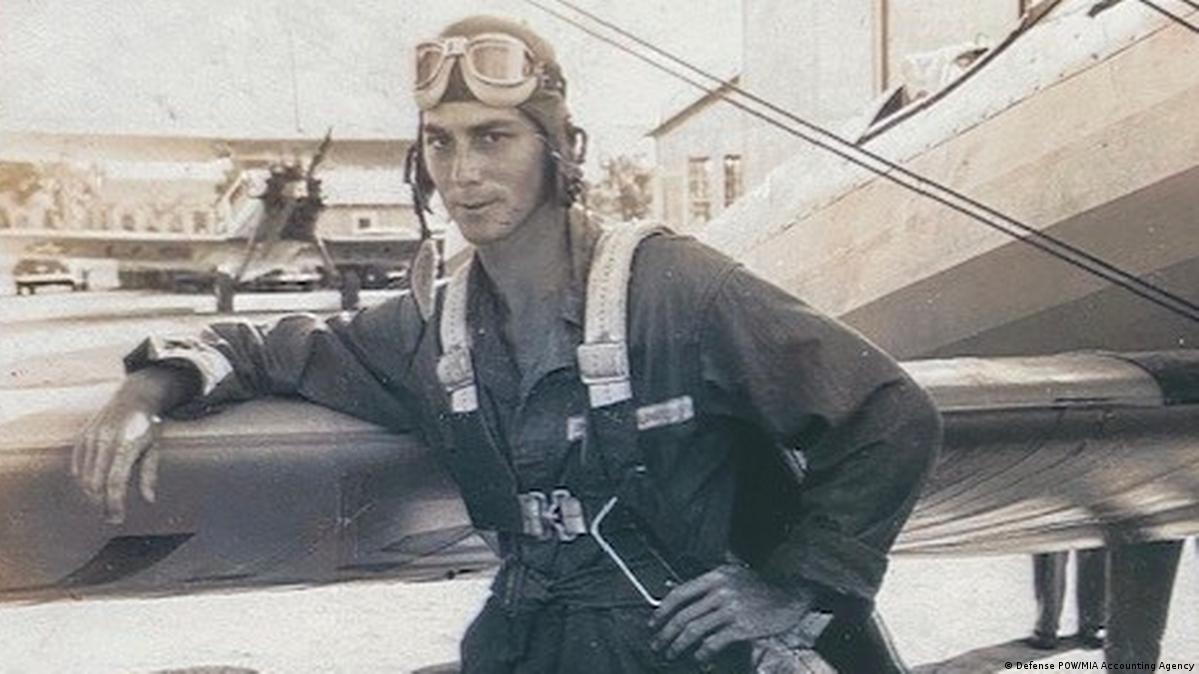 Hallan a piloto desaparecido de la Segunda Guerra Mundial – DW – 17/11/2023, image size:1199x674