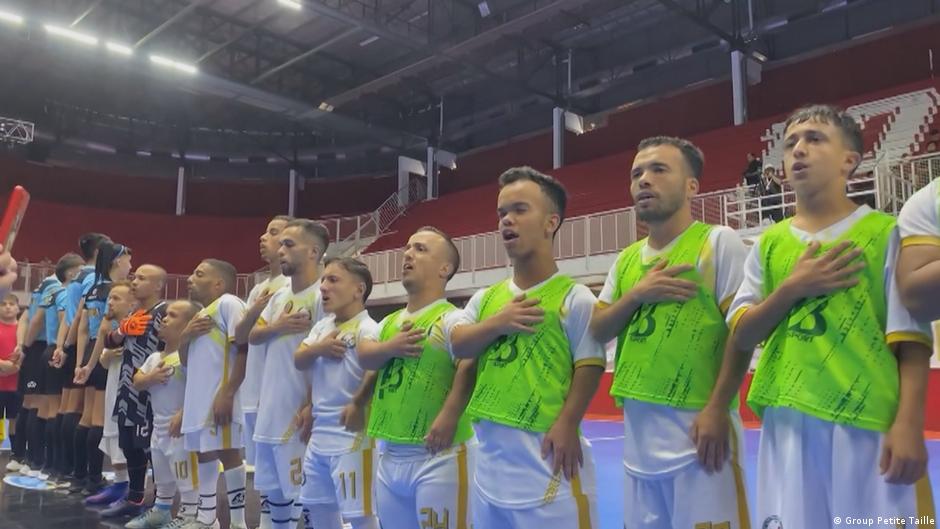 Morocco's shortstatured football team goes to World Cup DW 11/18/2023