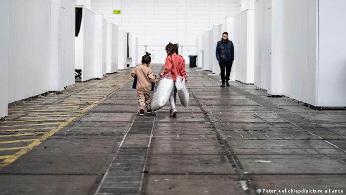Alemanha quer dificultar vinda de parentes de refugiados