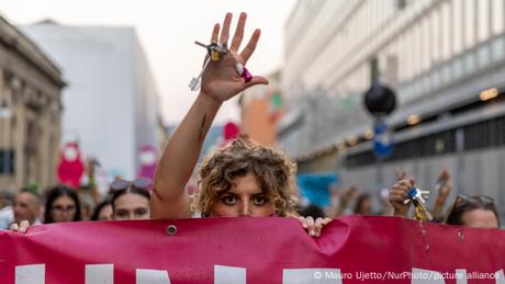Αυστηρότερα μέτρα κατά της έμφυλης βίας στην Ιταλία