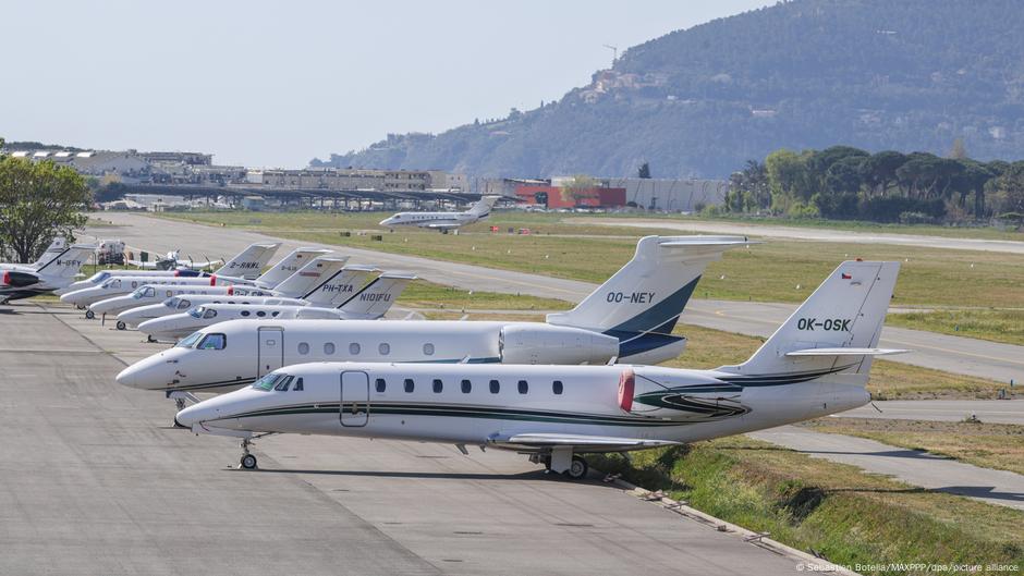 Privatni mlaznjaci na aerodromu na Azurnopj obali