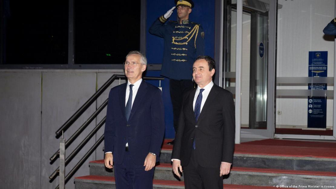 Sekretari i Përgjithshëm i NATO-s, Jens Stoltenberg dhe kryeministri Kurti para takimit në Prishtinë 20.11.2023