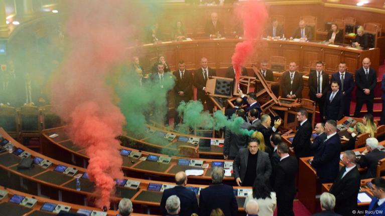 Albania Why Were There Smoke Bombs In Parliament This Week DW 11   67503845 604 