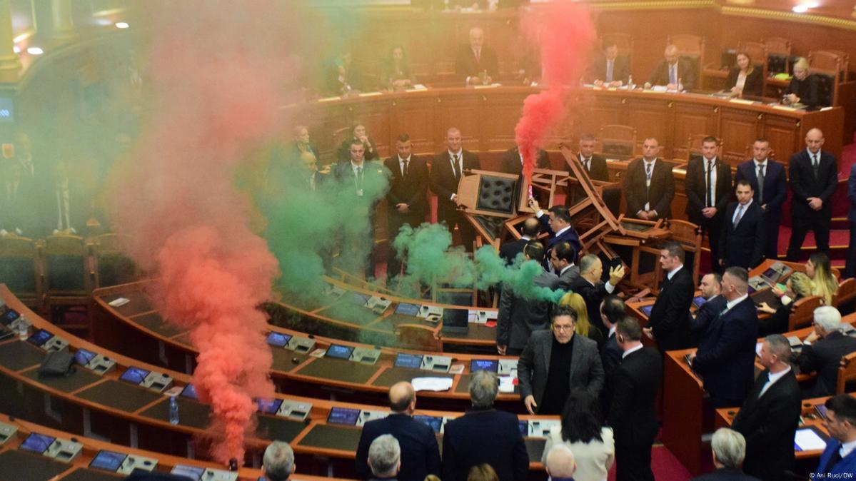 Albania Why Were There Smoke Bombs In Parliament This Week DW 11   67503845 605 