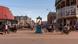 Un croisement à Kananga, dans le Kasai, emprunté par de nombreuses motos Un croisement à Kananga, dans le Kasai, emprunté par de nombreuses motos